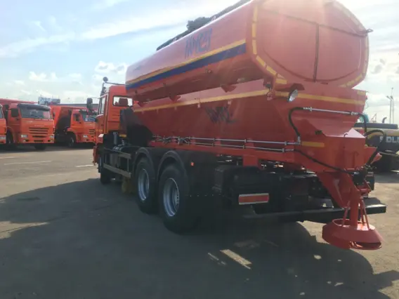 Дорожно-уборочный автомобиль Камаз 65115 2020 года новый фото 4