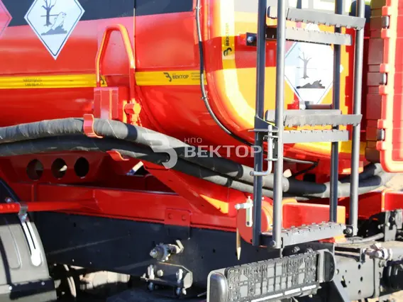 Нефтевоз Камаз 43118  б/у фото 17