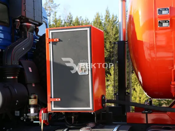 Нефтевоз Камаз 43118  б/у фото 6