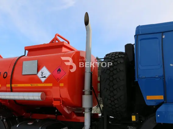 Нефтевоз Камаз 43118  б/у фото 9