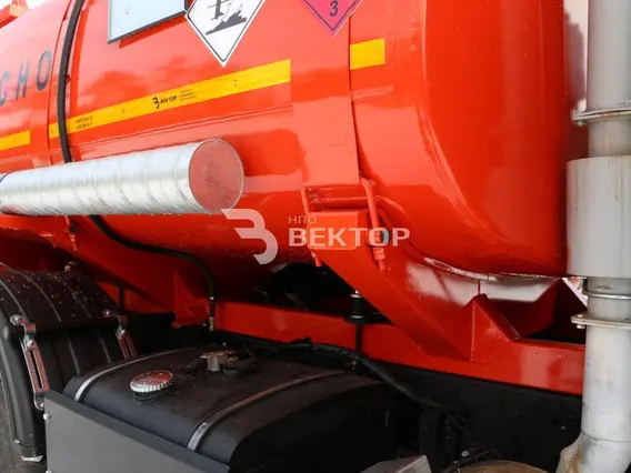 Нефтевоз Камаз 43118  б/у фото 12