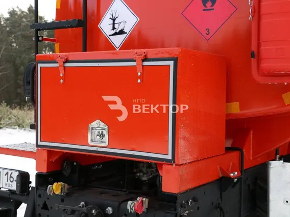 Нефтевоз Камаз 43118  б/у фото 17