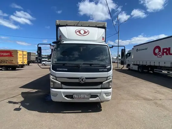 Тентованный грузовик Dongfeng C120L 2023 года б/у фото 2
