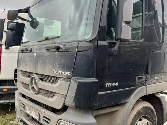 Седельный тягач Mercedes-Benz Actros 2018 года б/у фото 3