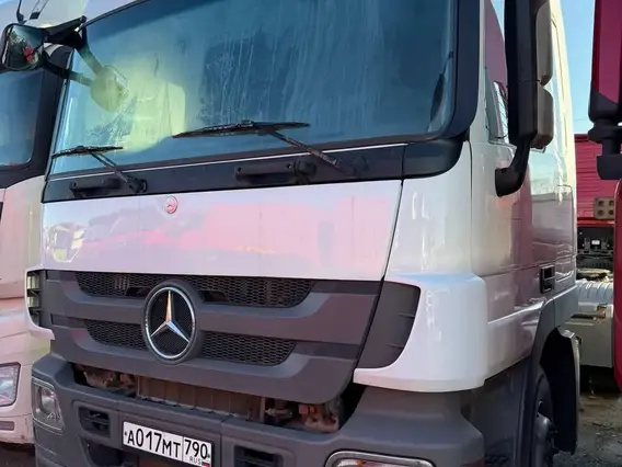 Седельный тягач Mercedes-Benz Actros 2017 года б/у фото 3
