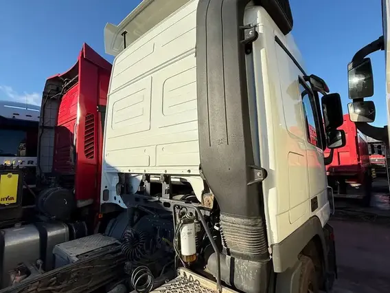 Седельный тягач Mercedes-Benz Actros 2017 года б/у фото 5