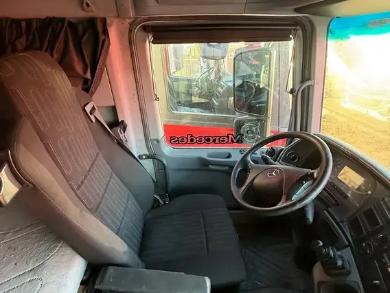 Седельный тягач Mercedes-Benz Actros 2017 года б/у фото 10