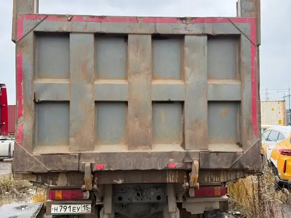 Самосвал Howo HW76 2021 года б/у фото 8