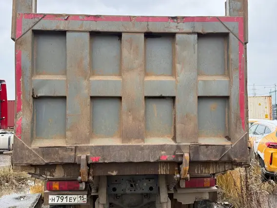 Самосвал Howo HW76 2021 года б/у фото 9