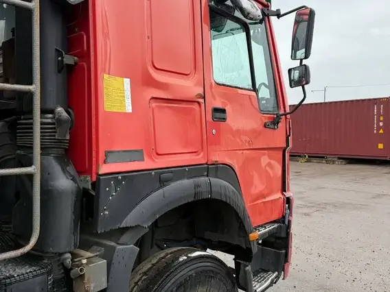 Самосвал Howo HW76 2021 года б/у фото 4