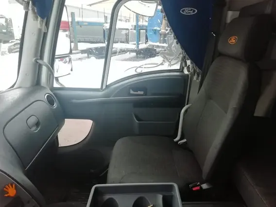 Тягач Ford Cargo 1838T HR 2011 года б/у фото 6