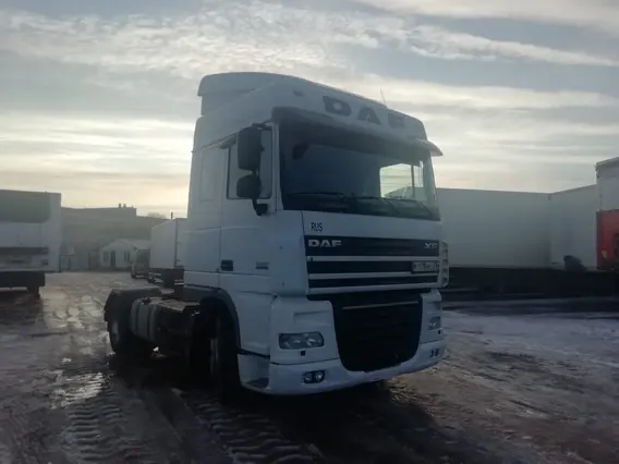 Тягач DAF XF 105.460 2009 года б/у