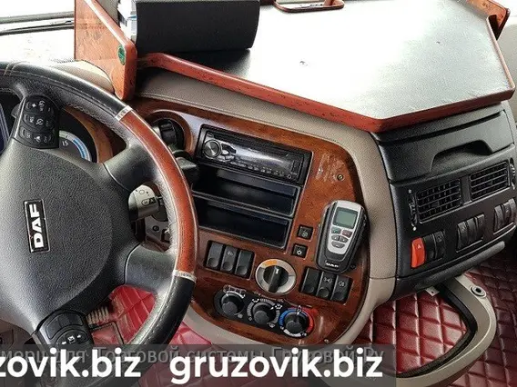 Тягач DAF XF 105.460 Super Space Cab 2008 года б/у фото 13