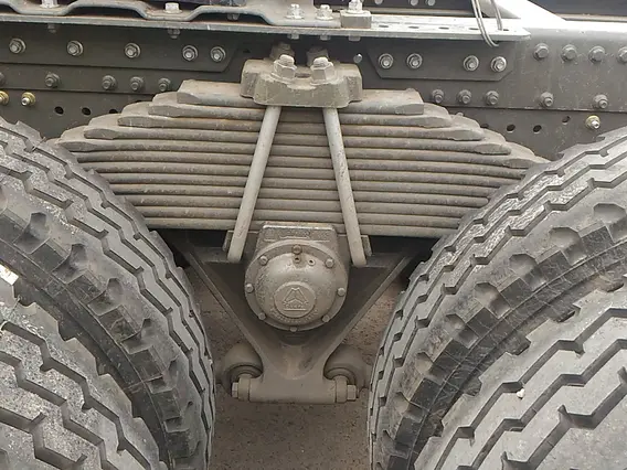 Тягач Howo ZZ4327V3247Q 2019 года новый фото 4