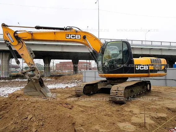 Экскаватор JCB JS 220 LC 2010 года б/у