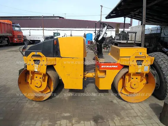 Дорожный каток Dynapac CC143 2005 года б/у