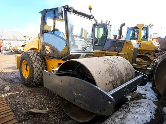 Дорожный каток JCB Vibromax VM115D 2006 года б/у