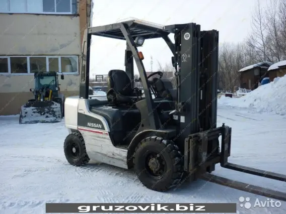 Вилочный погрузчик Nissan Y1F2M25 2008 года б/у