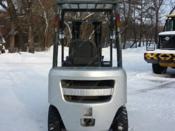 Вилочный погрузчик Nissan Y1F2M25 2008 года б/у фото 3