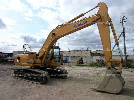Экскаватор Komatsu PC 200-7 2010 года б/у