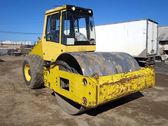 Дорожный каток Bomag BW 213 D-40 2006 года б/у