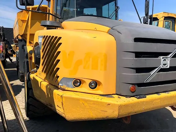 Карьерный самосвал Volvo A30 2004 года б/у фото 2