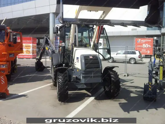 Экскаватор-погрузчик RM-Terex TLB 825 2017 года б/у фото 4