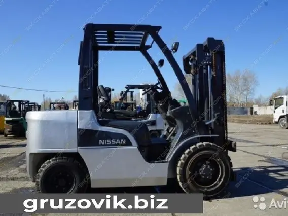 Вилочный погрузчик Nissan YG1F2A30U 2010 года б/у фото 3