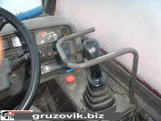 Телескопический погрузчик Manitou MVT 675 2005 года б/у фото 5