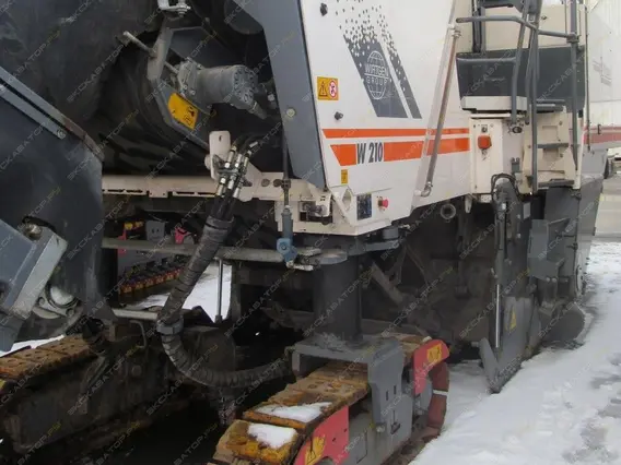 Дорожная фреза Wirtgen W 210 2011 года б/у
