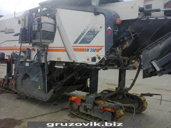 Дорожная фреза Wirtgen W 200 2011 года б/у