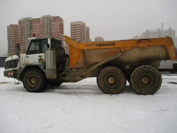 Карьерный самосвал Liebherr TA230 2012 года б/у фото 3