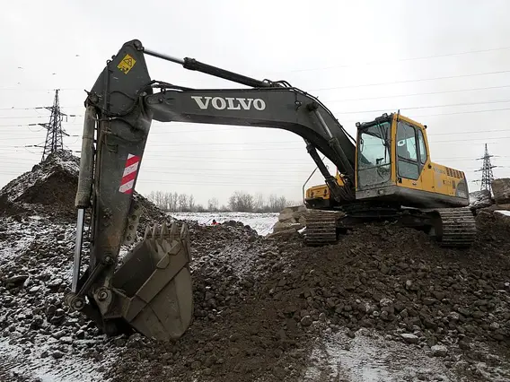 Экскаватор Volvo EC 240 2006 года б/у фото 3