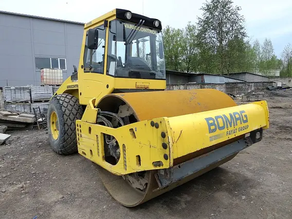 Дорожный каток Bomag BW 213 DH-4 2013 года б/у фото 3