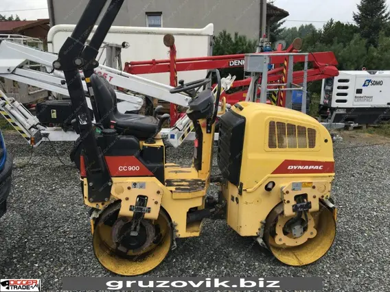 Дорожный каток Dynapac CC900 2007 года б/у
