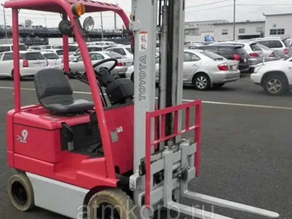 Вилочный погрузчик Toyota FORKLIFT 2018 года б/у