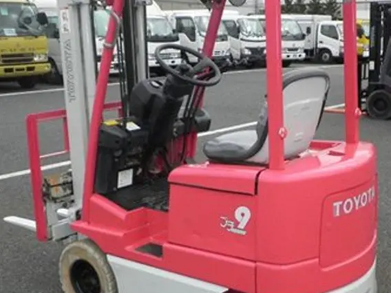Вилочный погрузчик Toyota FORKLIFT 2018 года б/у фото 2