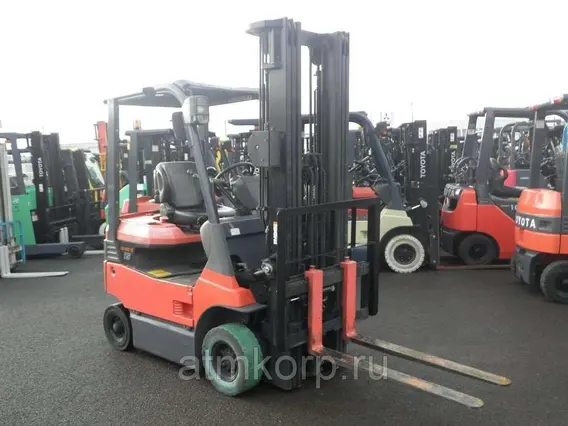 Вилочный погрузчик TOYOTA FORKLIFT 7FB15 2004 года б/у