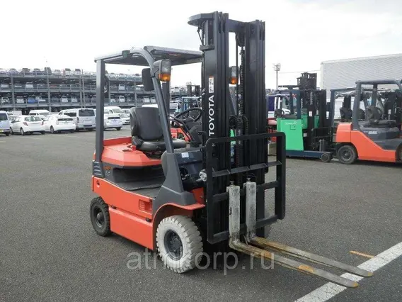 Вилочный погрузчик TOYOTA FORKLIFT 7FB15 2013 года б/у