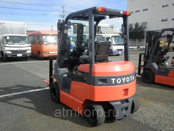 Вилочный погрузчик Toyota FORKLIFT 40-7FB15 2012 года б/у фото 2
