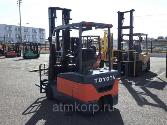 Вилочный погрузчик Toyota FORKLIFT 7FBE20 2005 года б/у фото 2