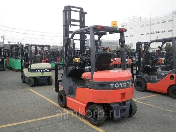 Вилочный погрузчик TOYOTA FORKLIFT 7FBH20 2009 года б/у фото 2