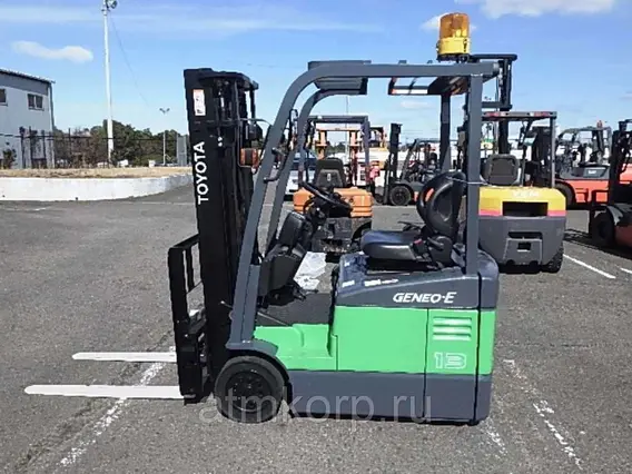 Вилочный погрузчик TOYOTA FORKLIFT 2018 года б/у фото 4