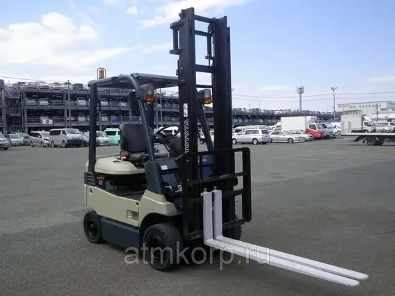 Вилочный погрузчик Toyota FORKLIFT 7FBH18 2010 года б/у