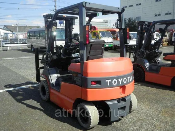 Вилочный погрузчик Toyota FORKLIFT 7FBL20 2011 года б/у фото 2