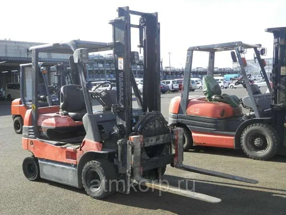 Вилочный погрузчик TOYOTA FORKLIFT 7FB25 2005 года б/у