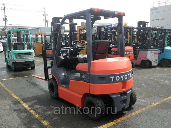 Вилочный погрузчик Toyota FORKLIFT 7FB20 2014 года б/у фото 2