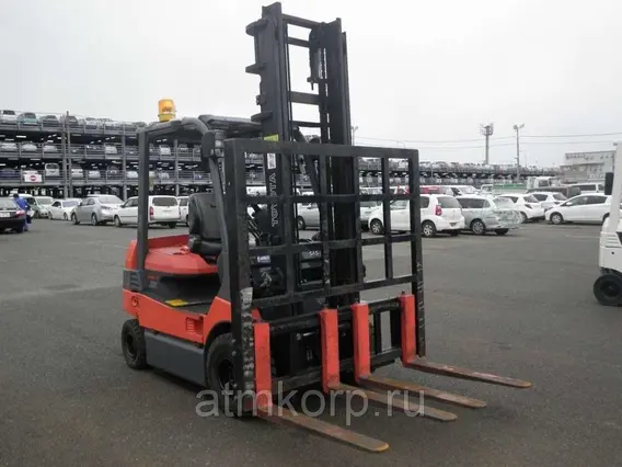 Вилочный погрузчик TOYOTA FORKLIFT 2005 года б/у