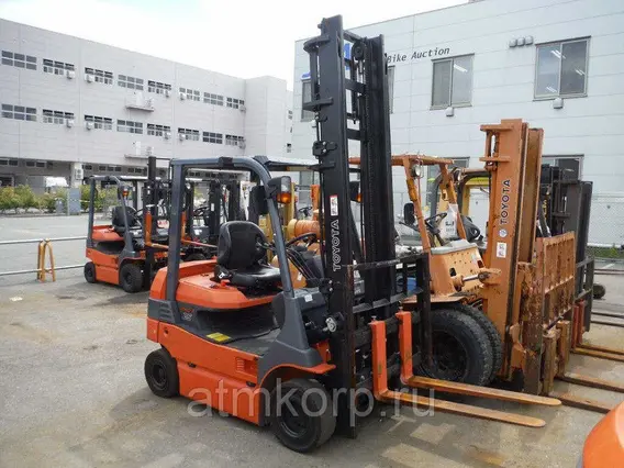Вилочный погрузчик TOYOTA FORKLIFT 7FB25 2018 года б/у