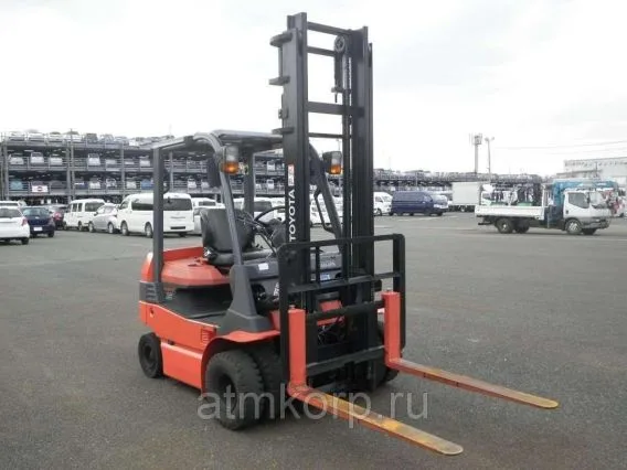 Вилочный погрузчик Toyota FORKLIFT 7FB25 2012 года б/у